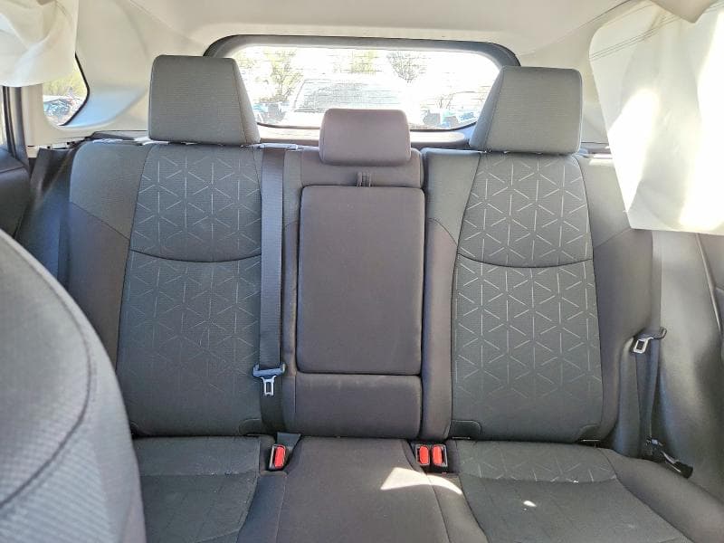 2024 TOYOTA RAV4 XLE 10