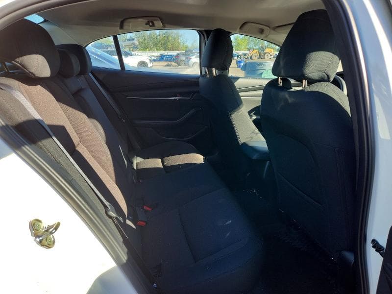 2025 MAZDA 3 PREFERRED 10