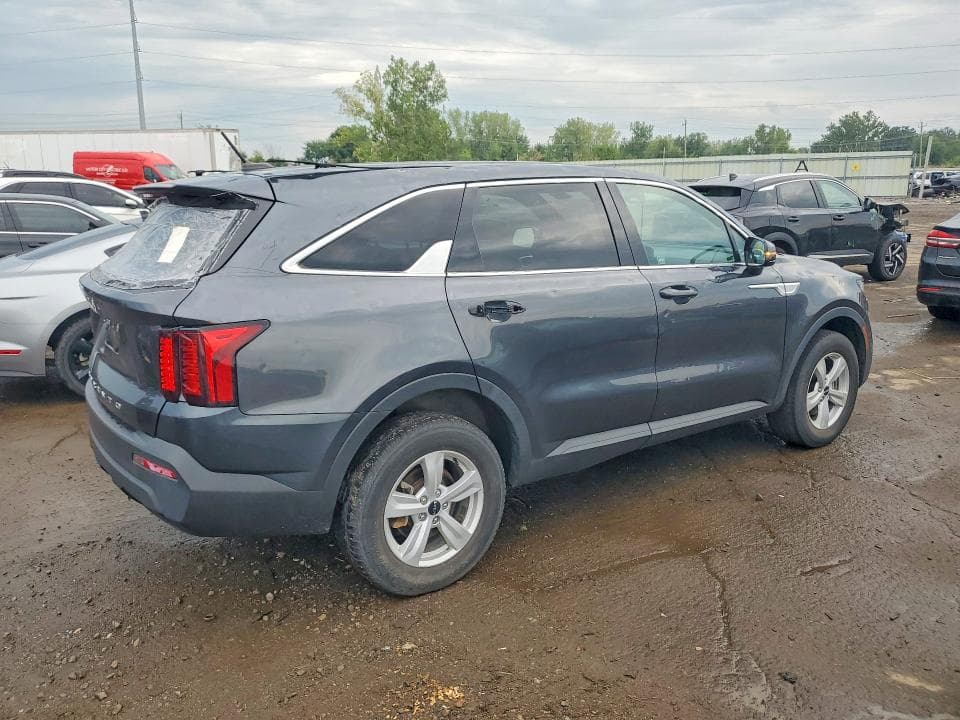 2022 KIA SORENTO LX 3
