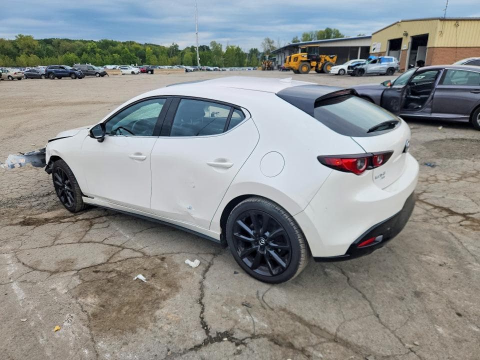 2023 MAZDA 3 PREMIUM 2