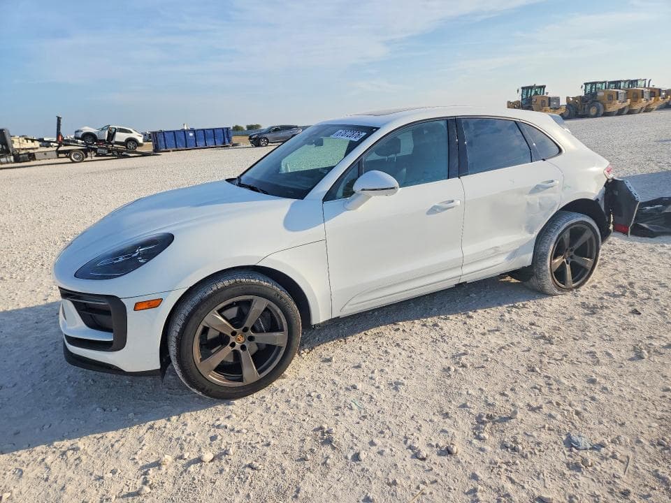 2025 PORSCHE MACAN BASE - 1