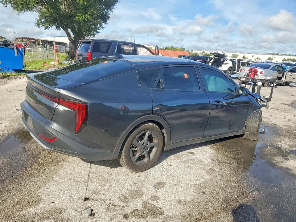 2025 KIA K4 LXS 3