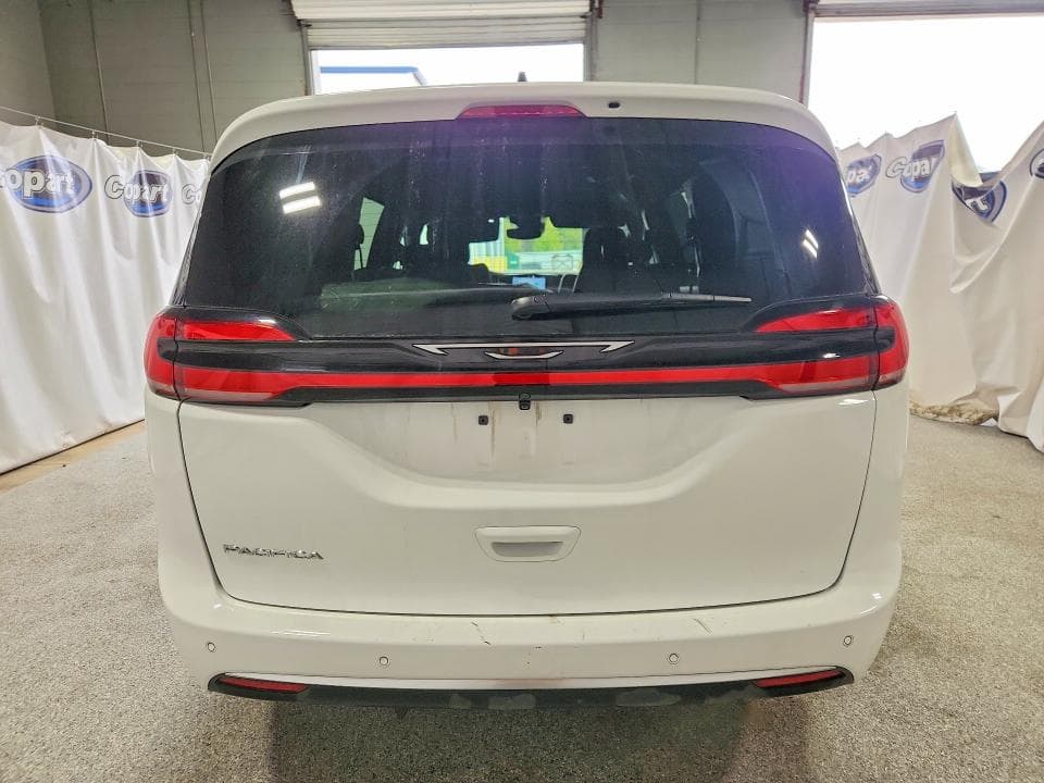 2027 CHRYSLER PACIFICA SELECT 6