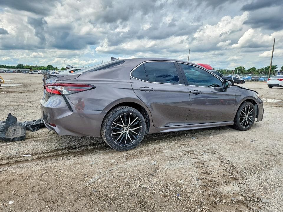 2024 TOYOTA CAMRY SE 3