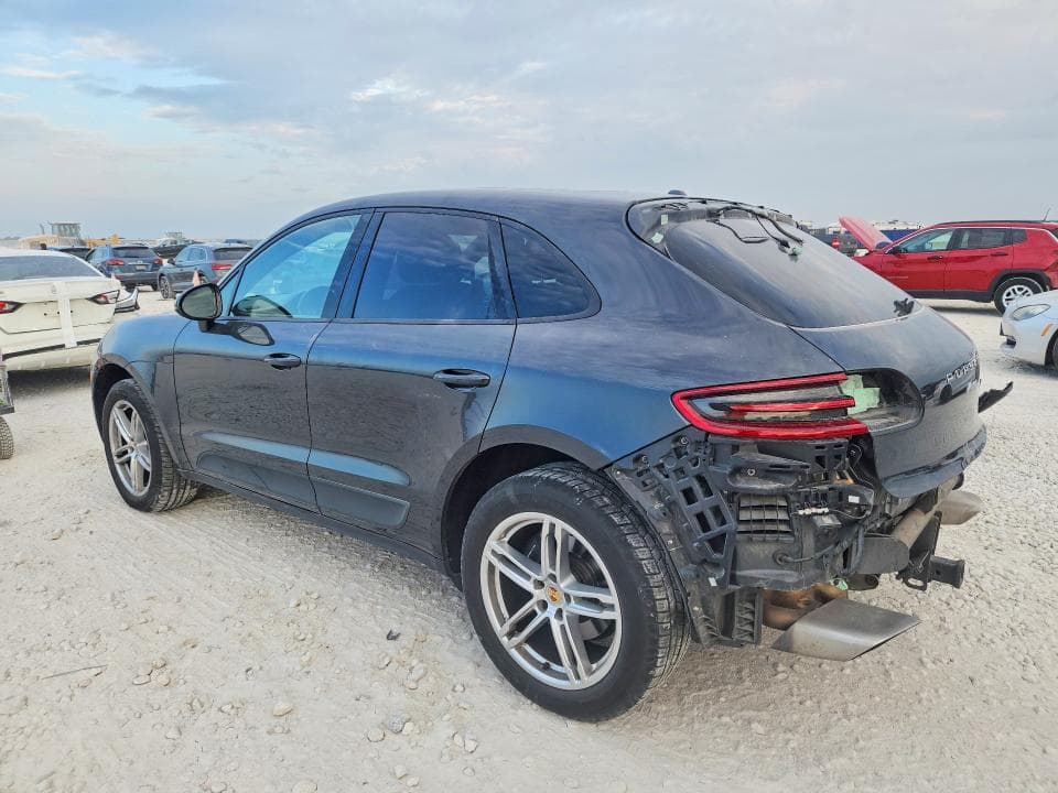 2017 PORSCHE MACAN 2