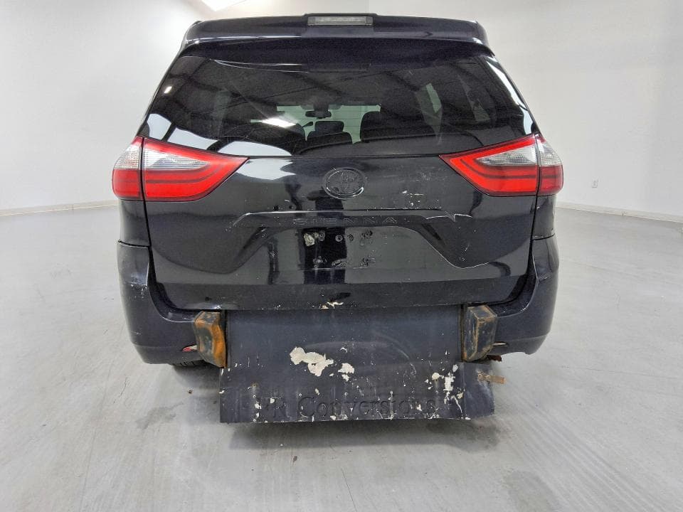 2020 TOYOTA SIENNA L 6
