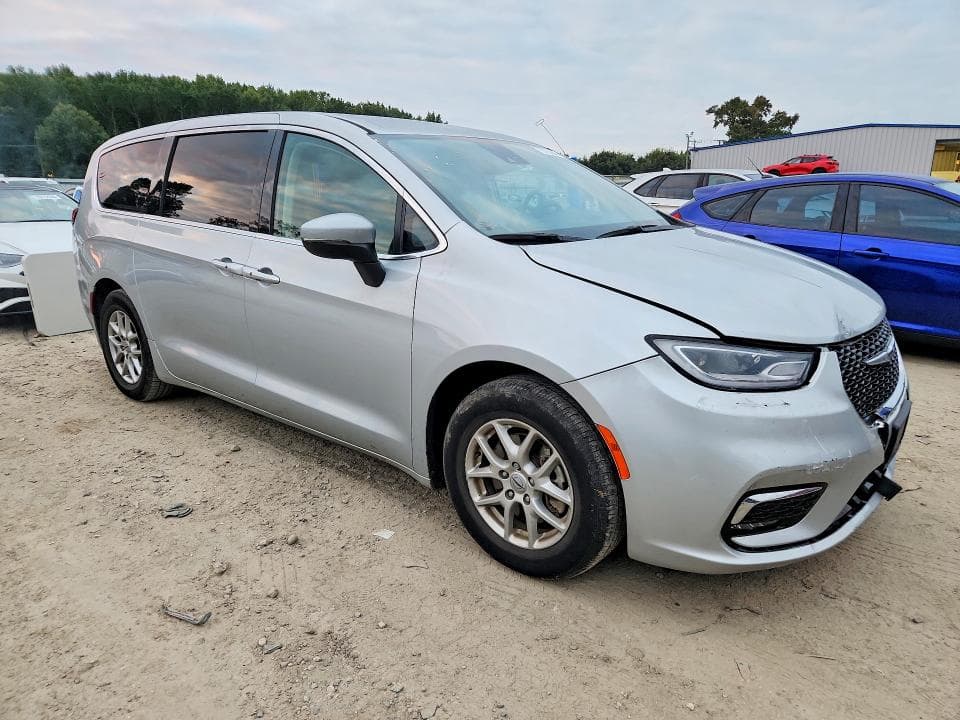 2023 CHRYSLER PACIFICA TOURING L 4