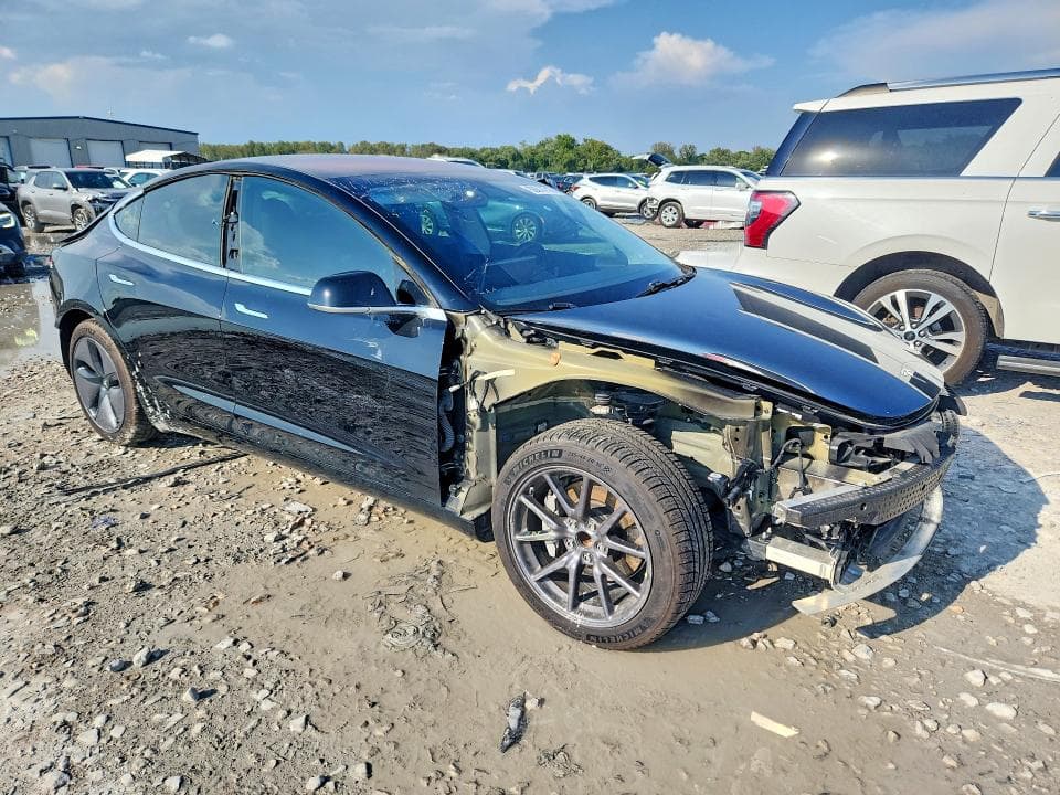 2019 TESLA MODEL 3 4