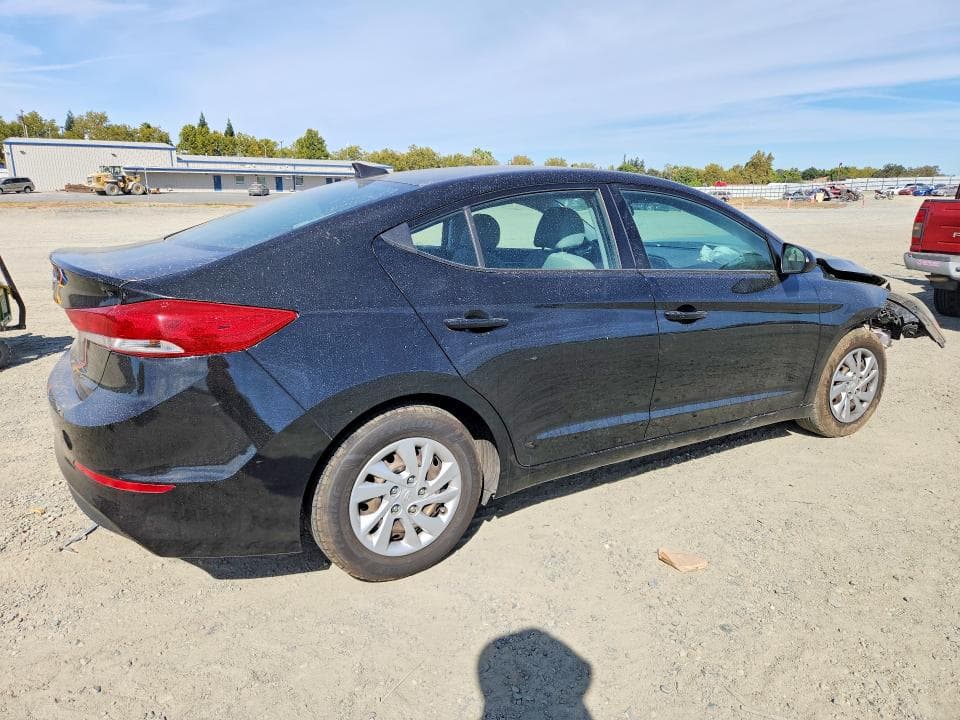 2017 HYUNDAI ELANTRA SE 3