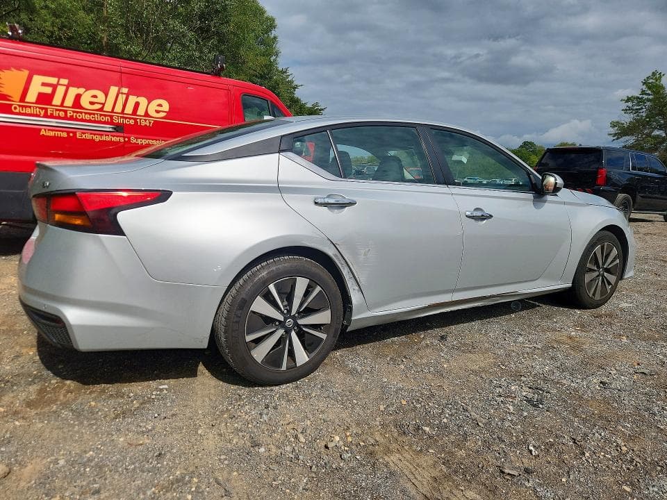2021 NISSAN ALTIMA SV 3