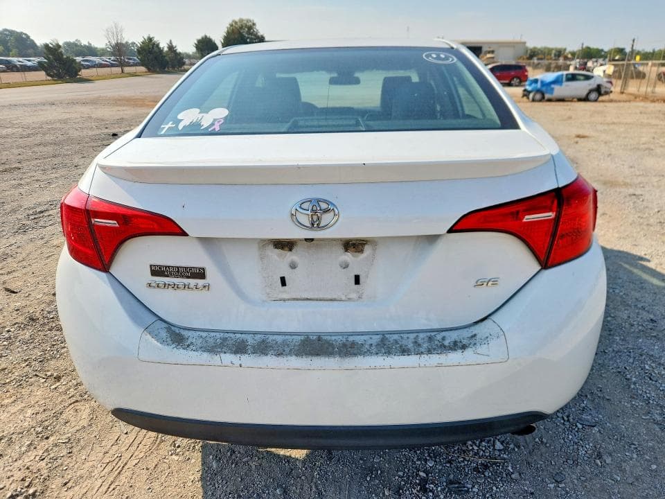 2017 TOYOTA COROLLA SE 6
