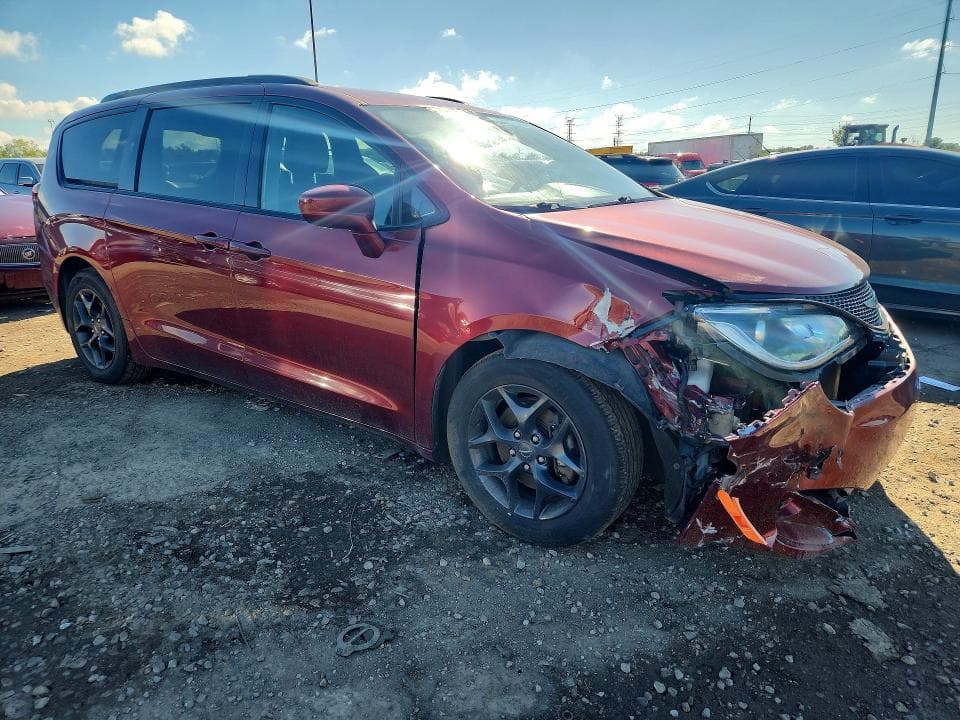 2019 CHRYSLER PACIFICA TOURING L PLUS 4