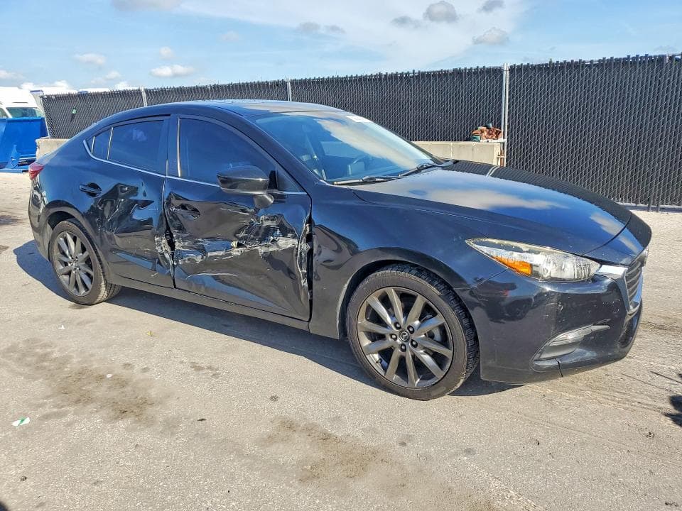 2018 MAZDA 3 TOURING 4