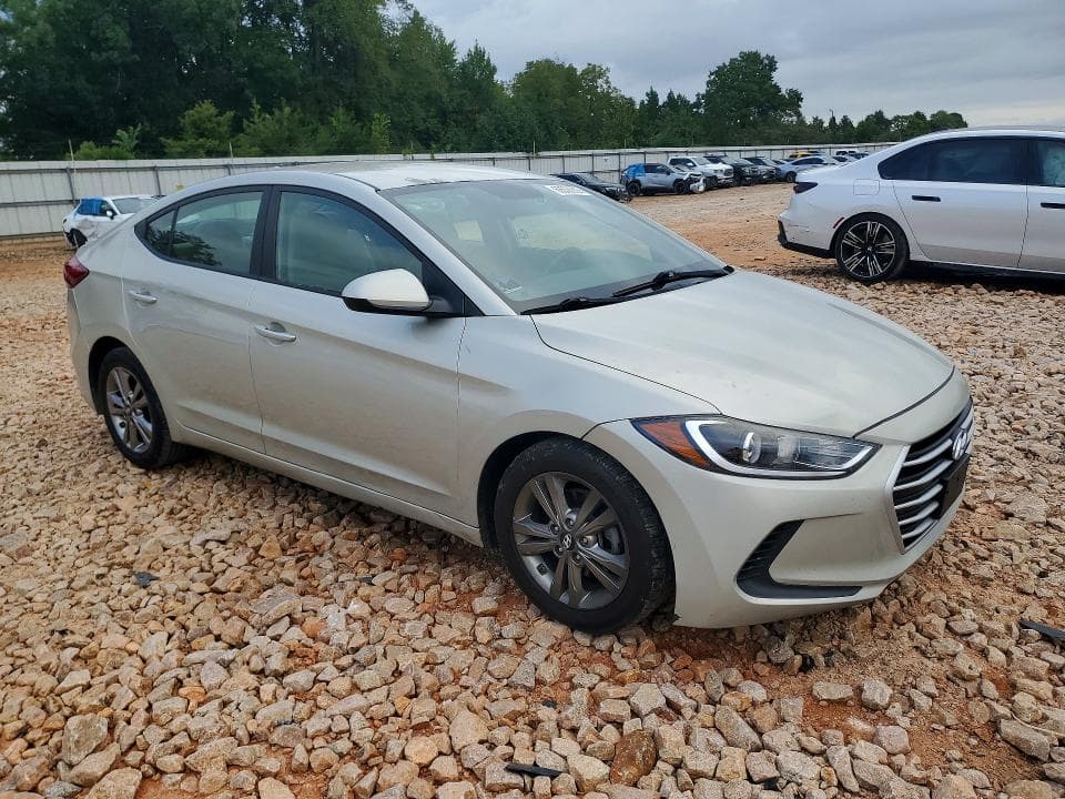 2017 HYUNDAI ELANTRA SE 4