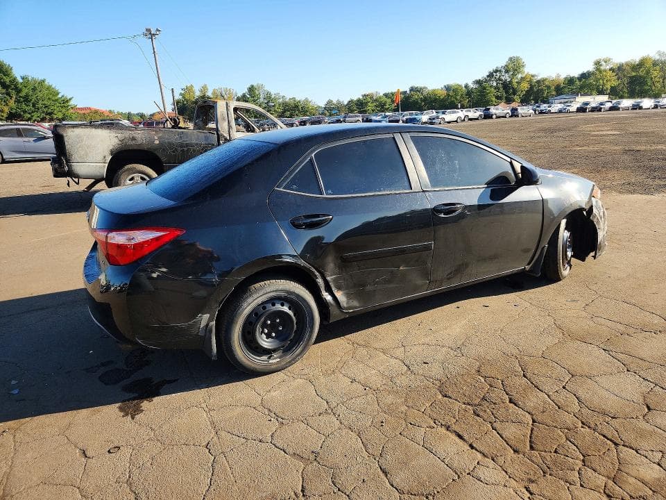 2018 TOYOTA COROLLA LE 3