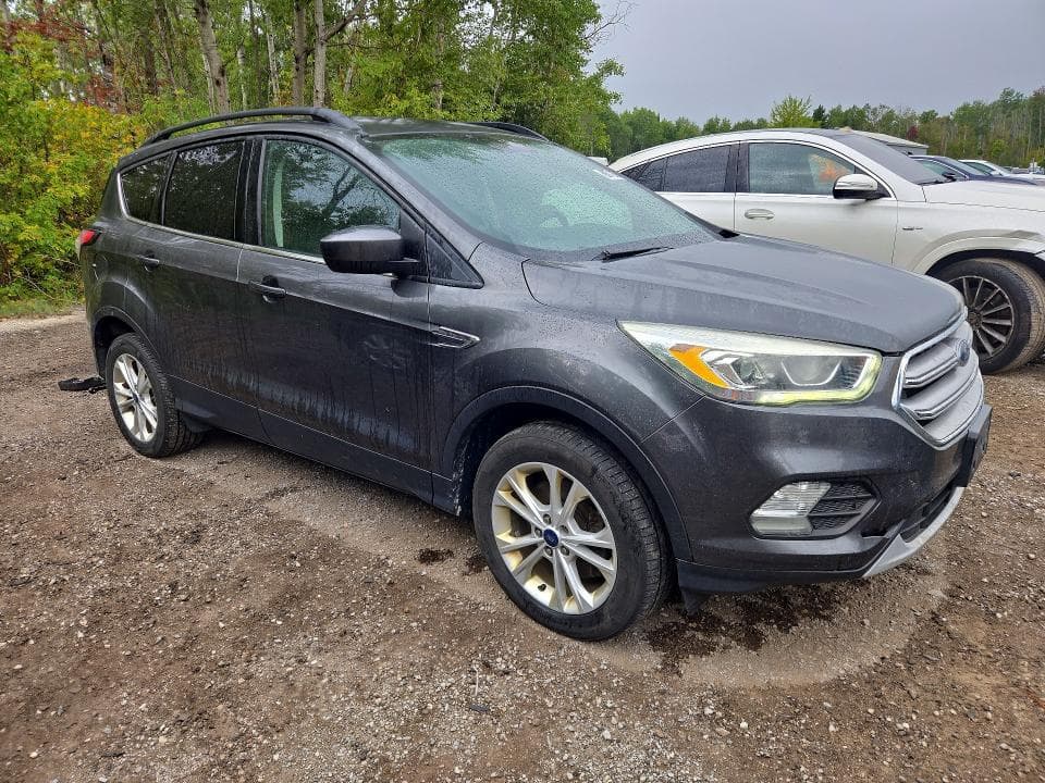 2017 FORD ESCAPE SE 4