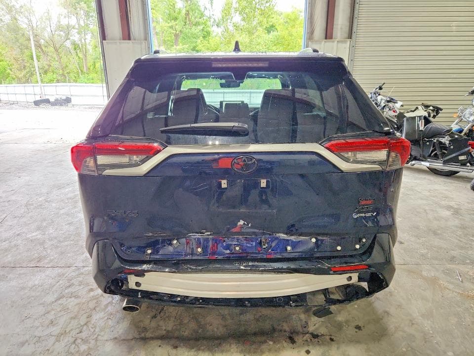 2025 TOYOTA RAV4 XSE 6
