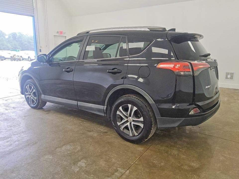 2018 TOYOTA RAV4 LE 2