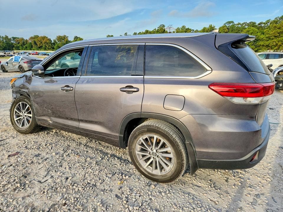 2017 TOYOTA HIGHLANDER XLE 2