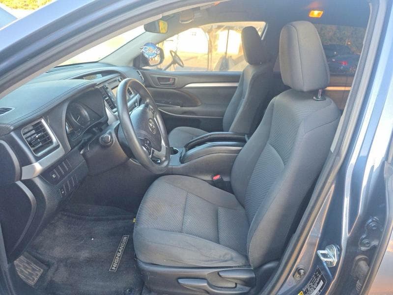 2017 TOYOTA HIGHLANDER LE 5
