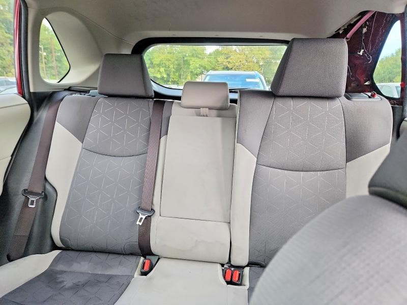 2019 TOYOTA RAV4 XLE 10
