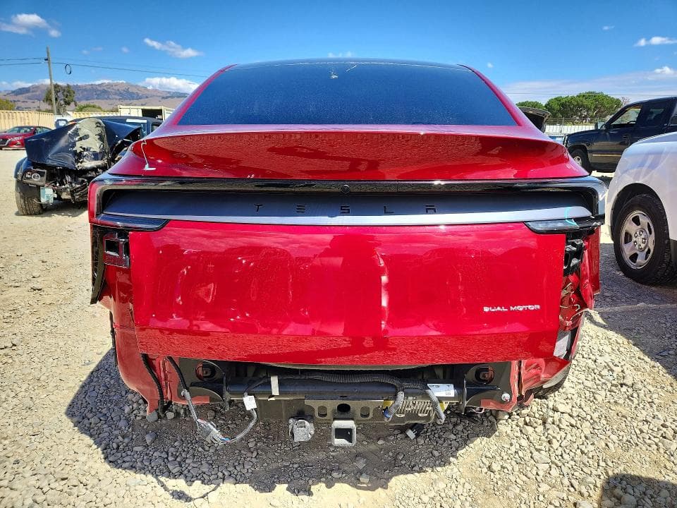 2026 TESLA MODEL Y 6