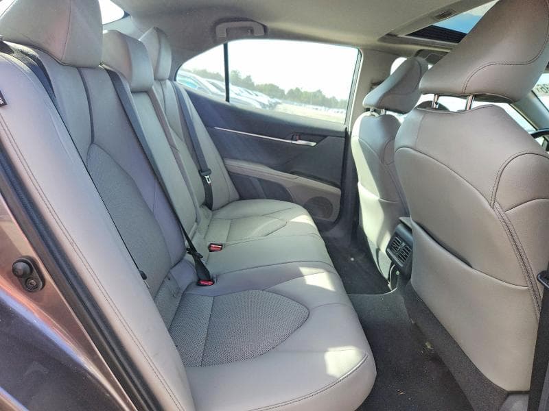 2021 TOYOTA CAMRY XLE 10
