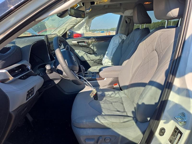 2025 TOYOTA HIGHLANDER HYBRID PLATINUM 7