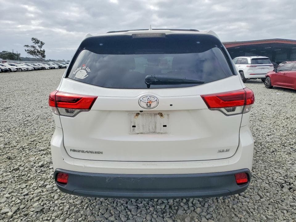 2017 TOYOTA HIGHLANDER XLE 6