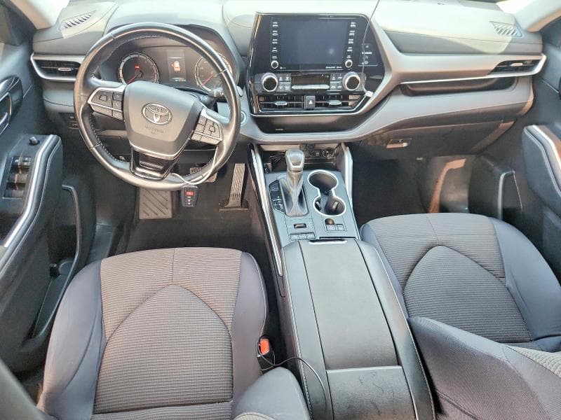 2021 TOYOTA HIGHLANDER LE 8