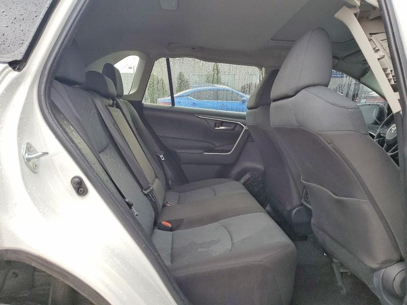 2025 TOYOTA RAV4 XLE 11
