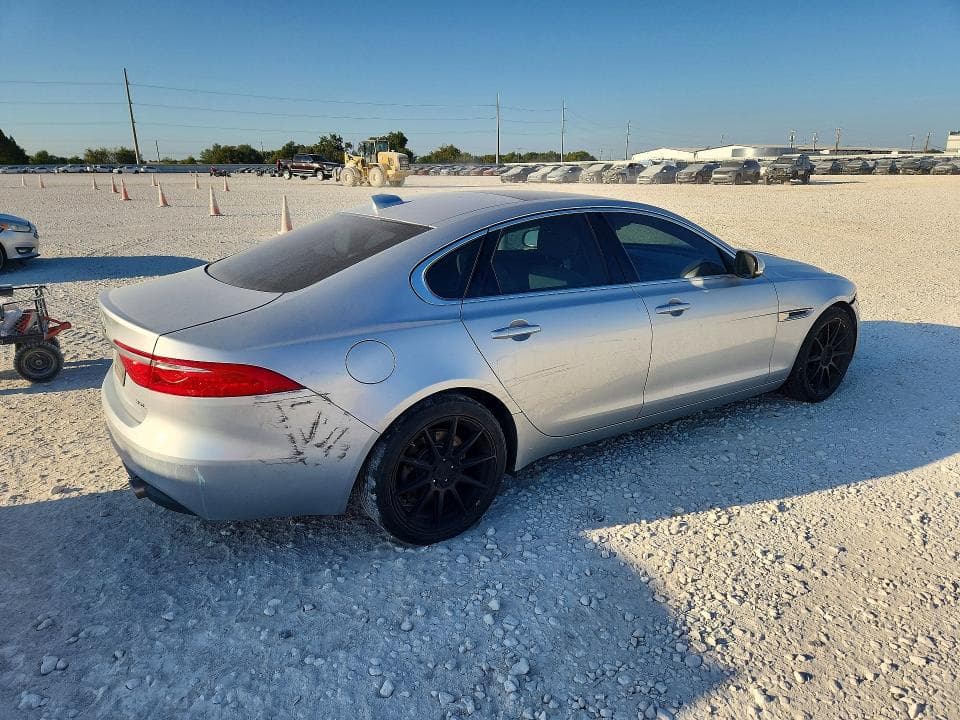 2017 JAGUAR XF PREMIUM 3