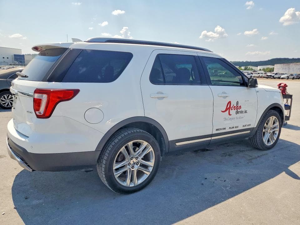 2017 FORD EXPLORER XLT 3