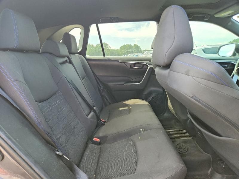 2022 TOYOTA RAV4 SE 11