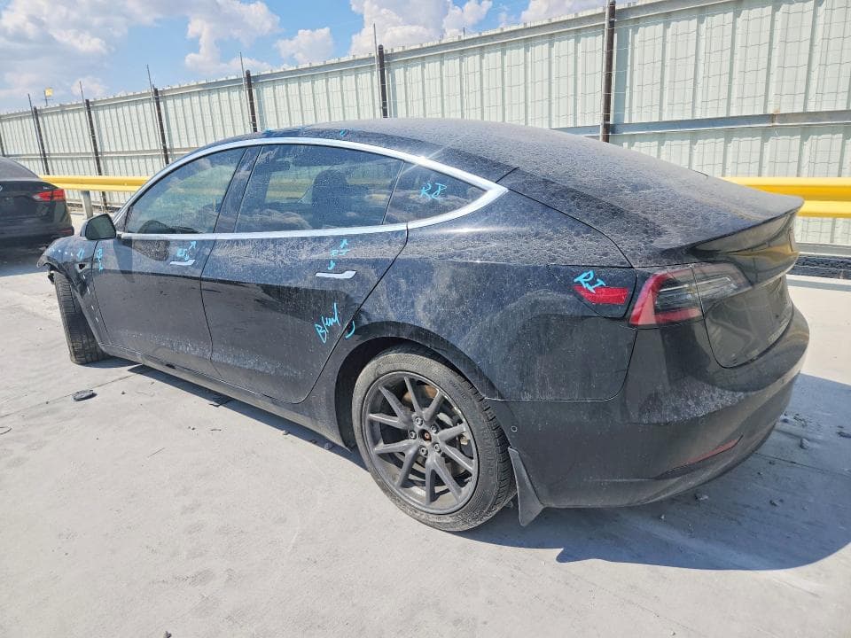 2018 TESLA MODEL 3 2