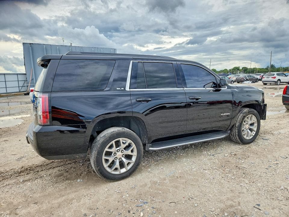 2018 GMC YUKON SLE 3