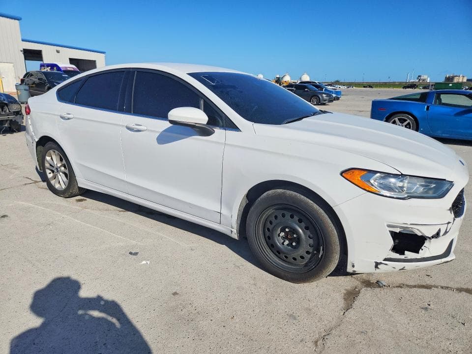 2020 FORD FUSION SE 4