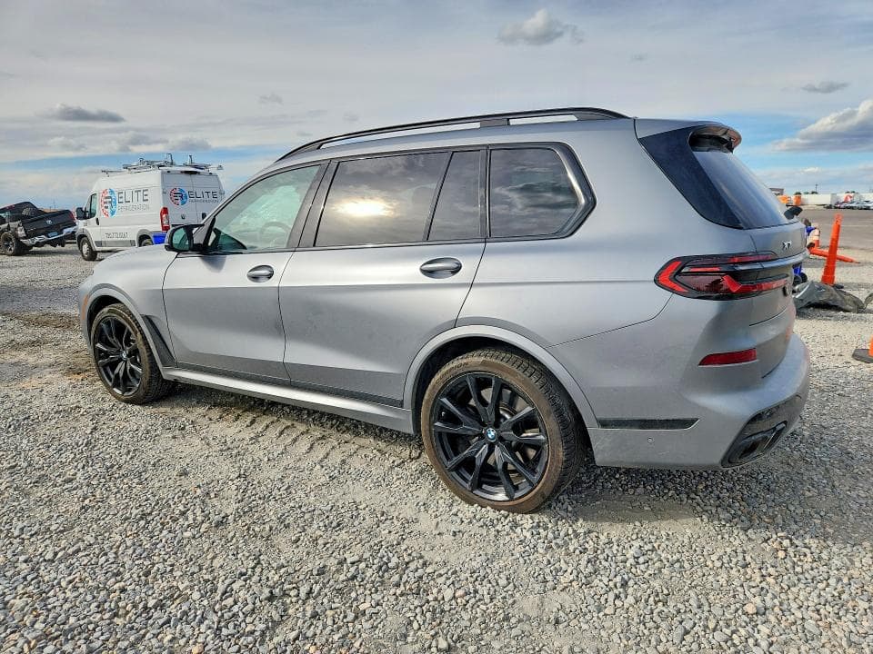 2025 BMW X7 M60I 2