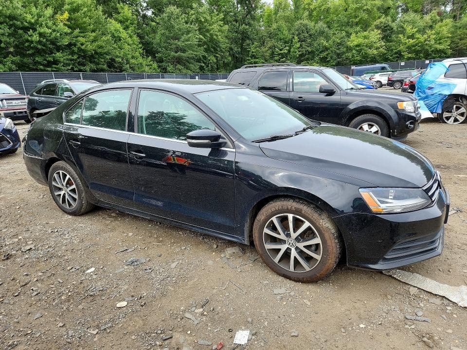 2017 VOLKSWAGEN JETTA SE 4