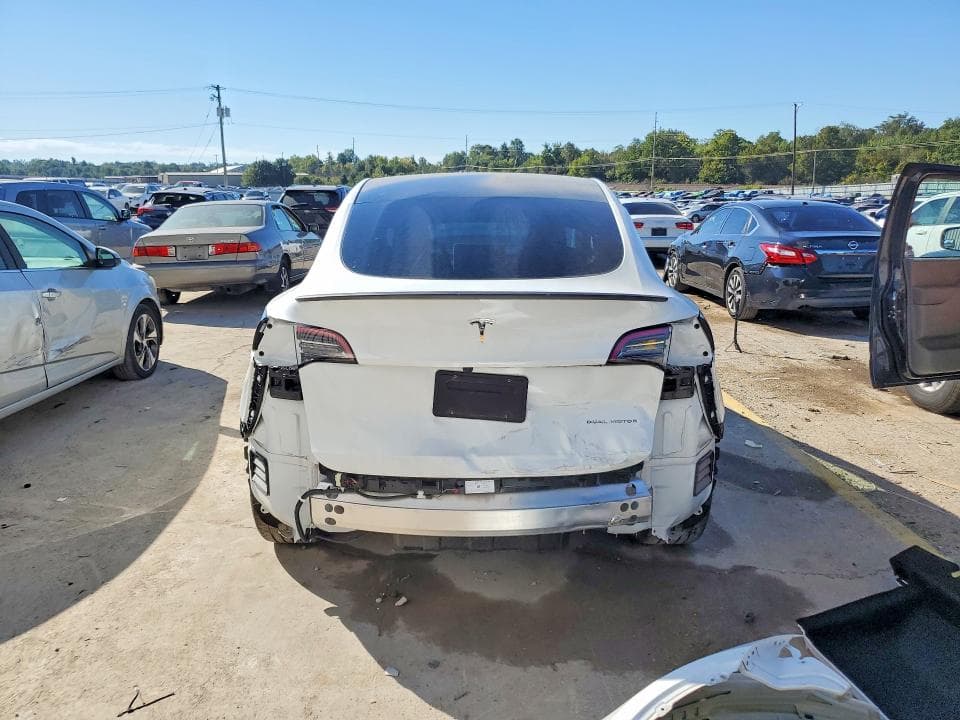 2023 TESLA MODEL Y 6