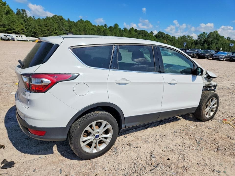 2017 FORD ESCAPE SE 3