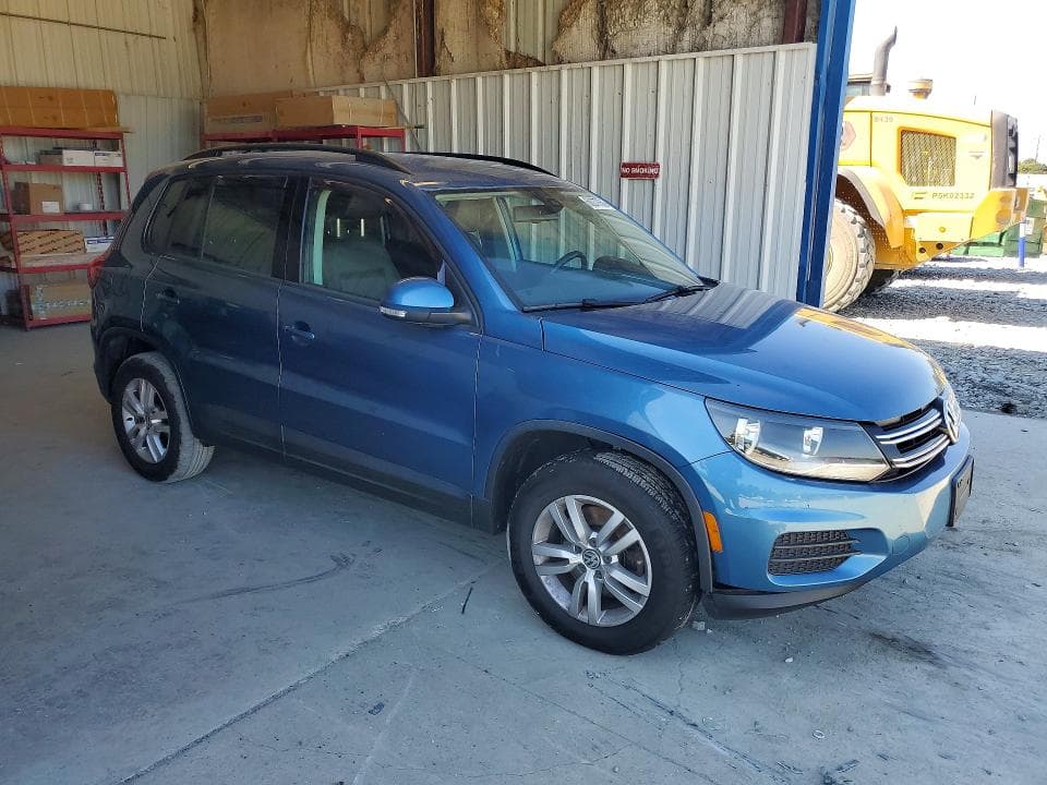 2017 VOLKSWAGEN TIGUAN S 4