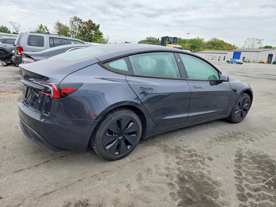 2025 TESLA MODEL 3 3