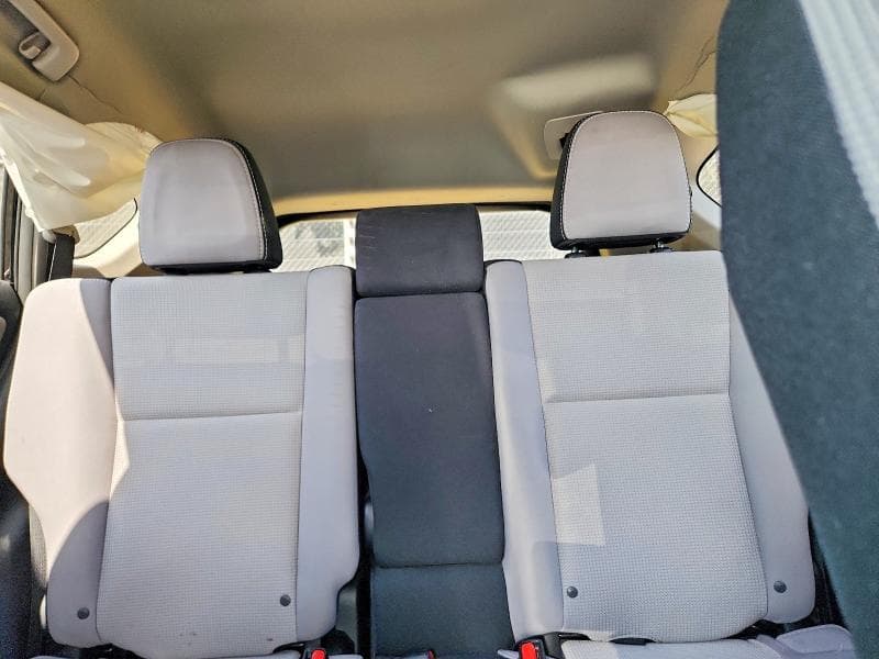 2017 TOYOTA RAV4 XLE 10