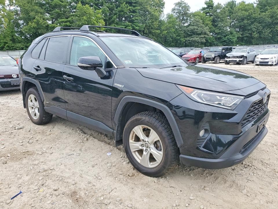 2021 TOYOTA RAV4 XLE 4