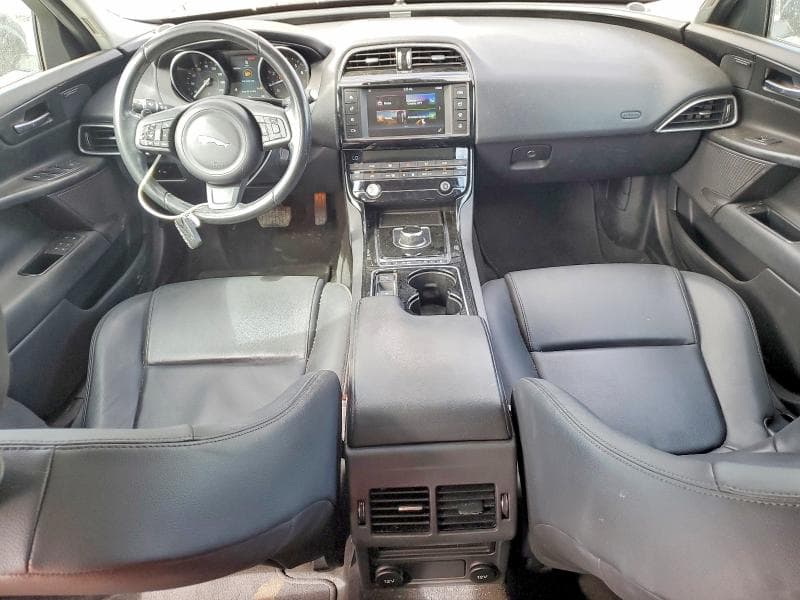 2017 JAGUAR XE PREMIUM 8
