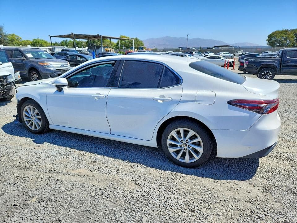 2022 TOYOTA CAMRY LE 2