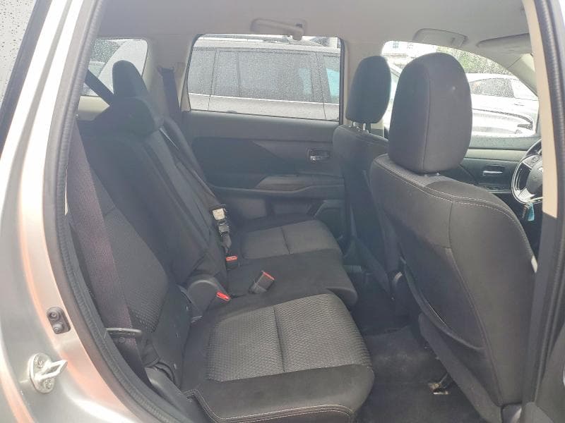 2018 MITSUBISHI OUTLANDER SE 11