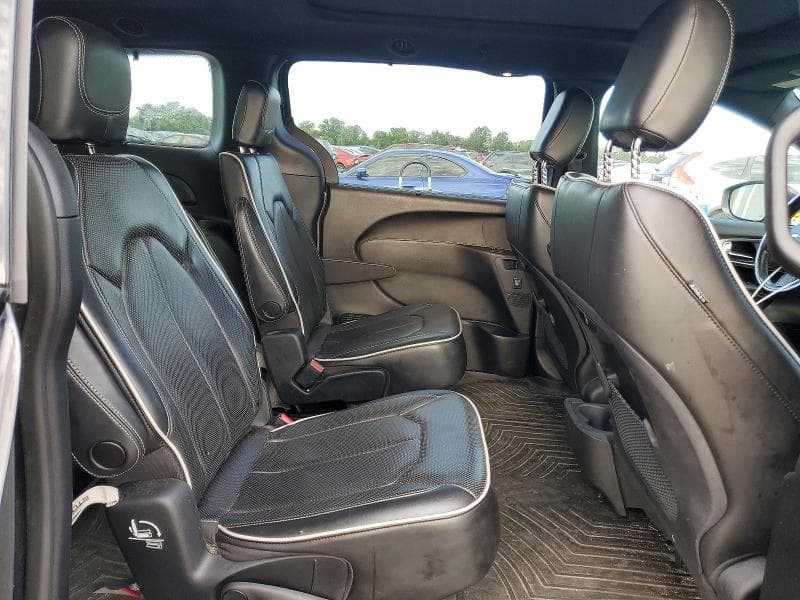 2019 CHRYSLER PACIFICA LIMITED 11