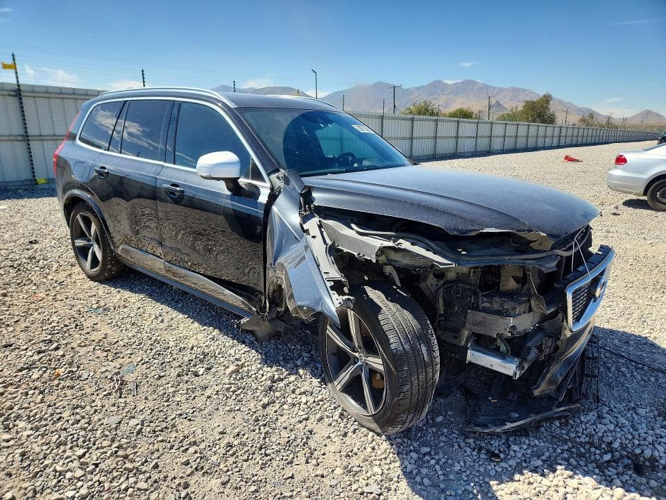 2017 VOLVO XC90 T6 4